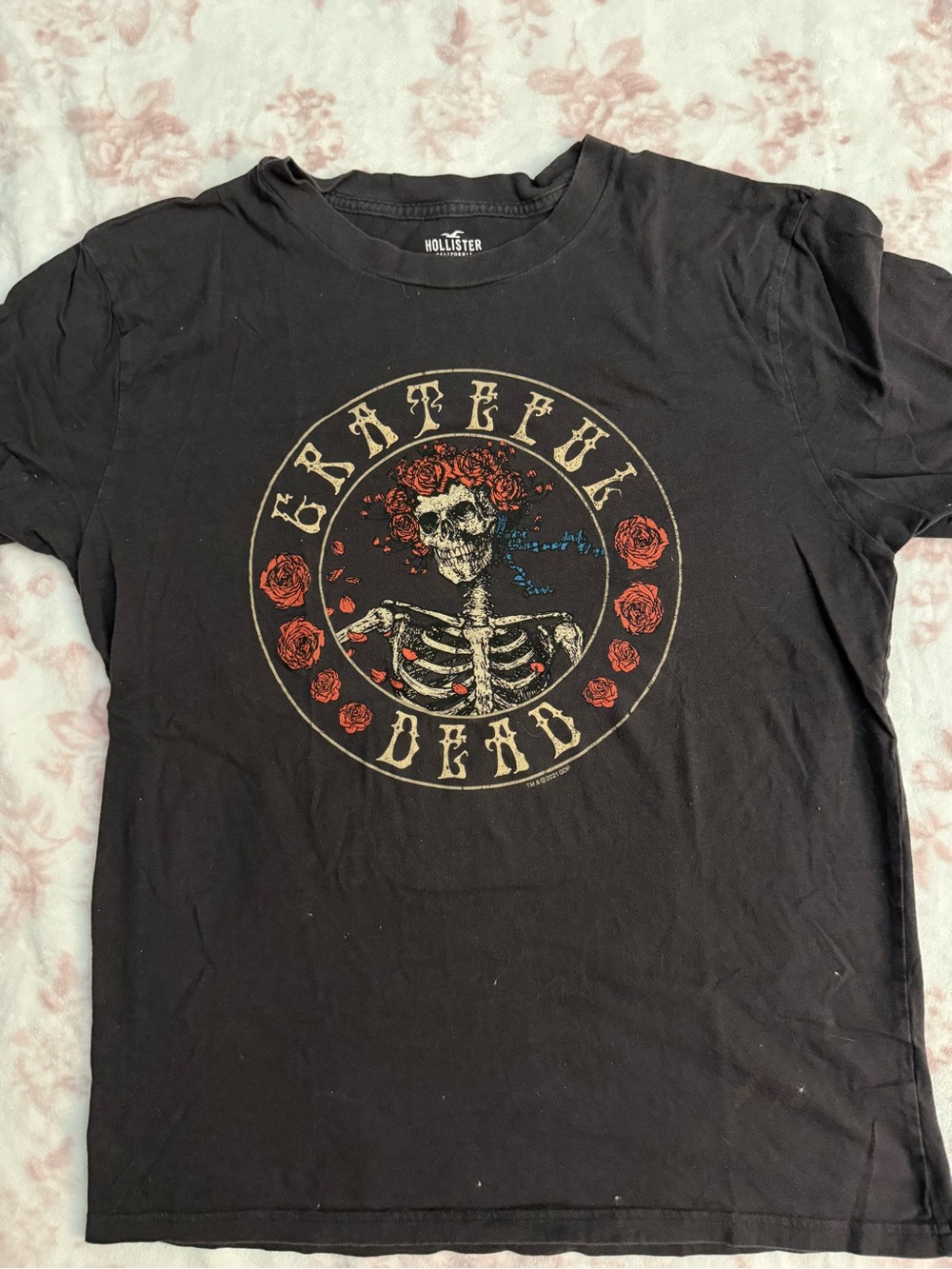 Hollister Black Short-Sleeve Graphic Tee with Red Rose Skeleton Motif